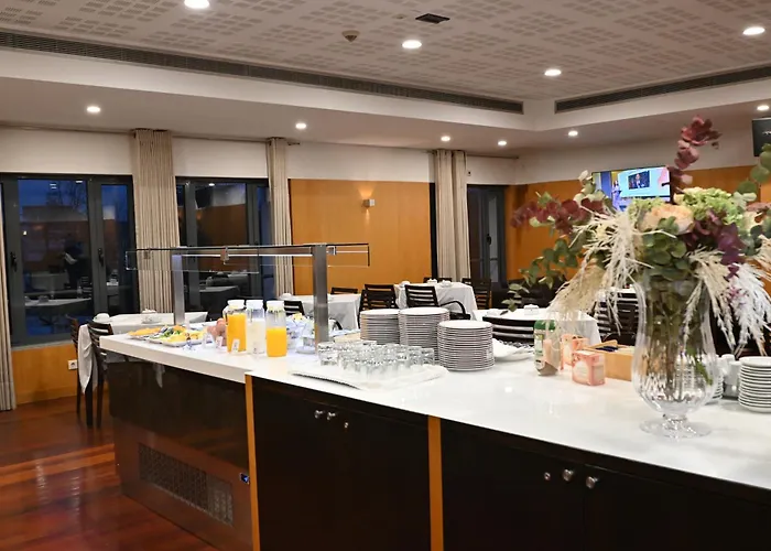 巴格拉酒店 3* 巴塞卢什