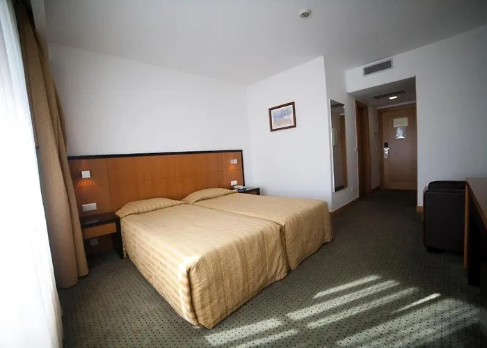 巴格拉酒店 巴塞卢什